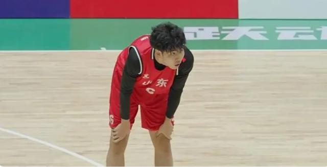 赛程信息-【人物】三大球赛场的明星 张博源引领中国篮球未来