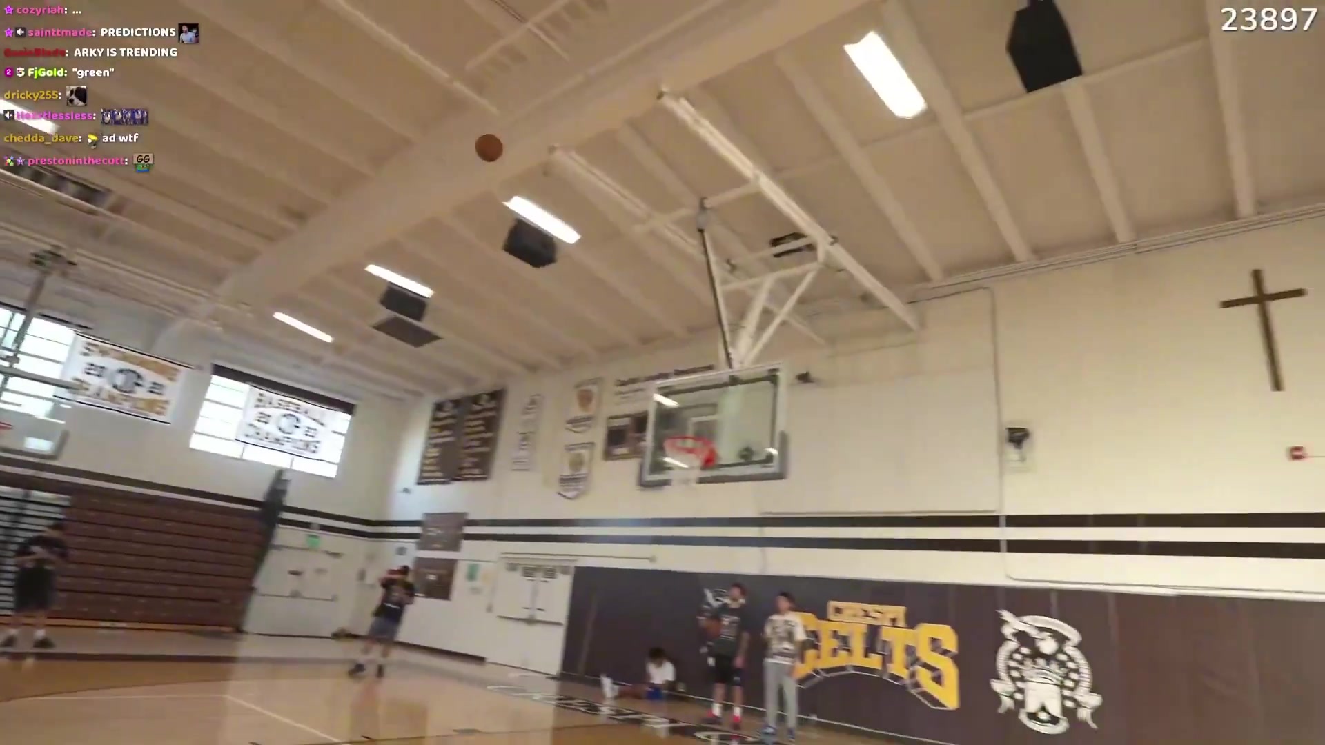 直播入口-NBA球星打普通人啥场面？小波特12-0轻松愉快摧毁网红主播