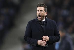 F1大奖赛2025-莱切主帅：卡马达被换下是因为头部受撞击，他忘记了一些事情