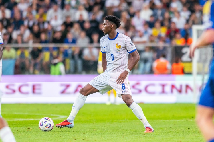 F1大奖赛2025-琼阿梅尼攻防统治级表现惊艳赛场，博格巴与坎特组合风采再现