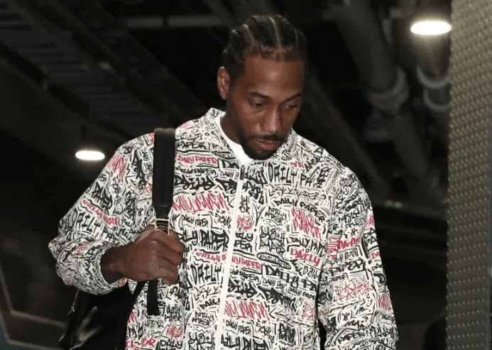 赛车投注-巧合？22年伦纳德因伤出战26%比赛，收到175万隔天就出战