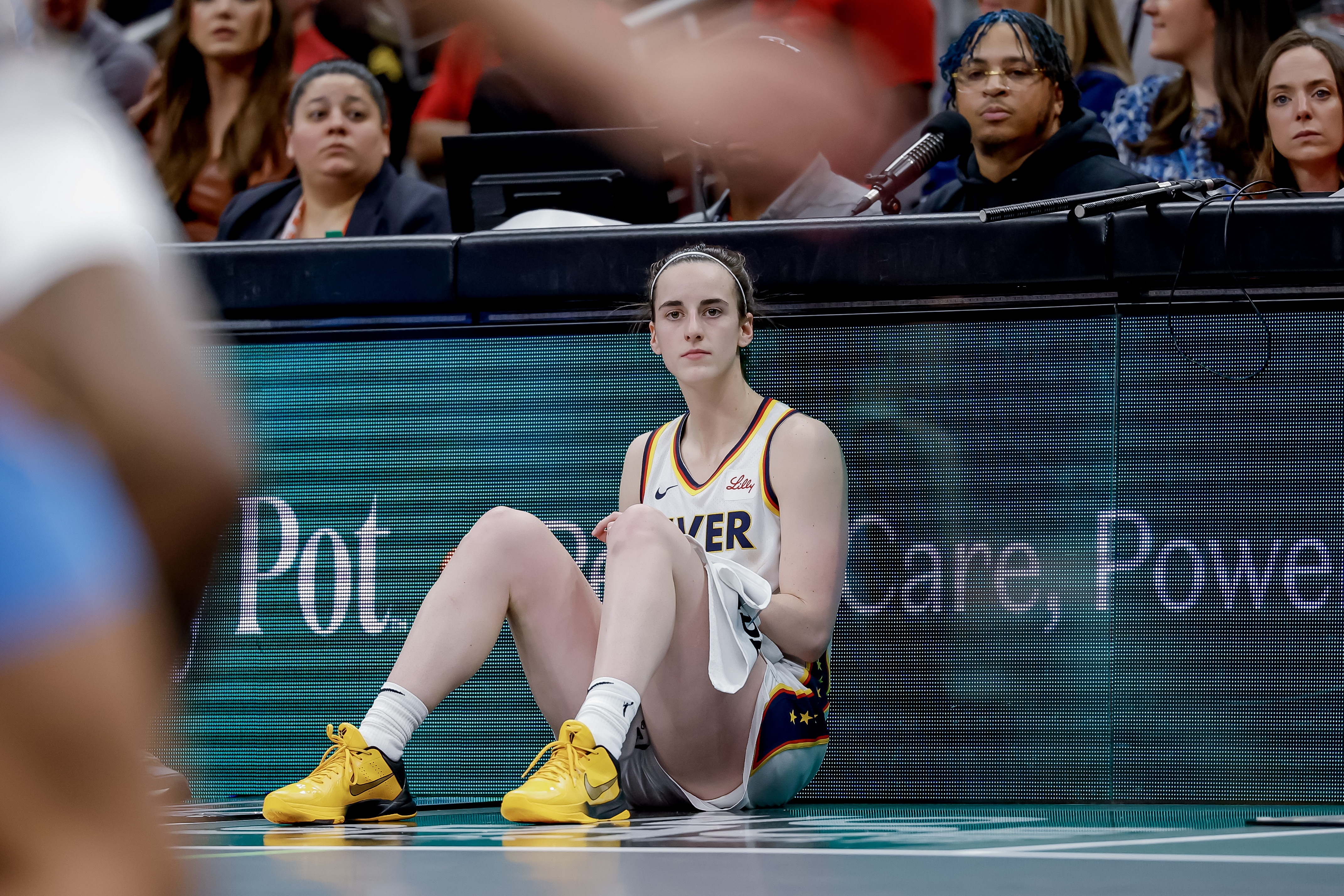 直播入口-克拉克谈新劳资协议工资上涨：这为所有女子职业体育运动树立先例