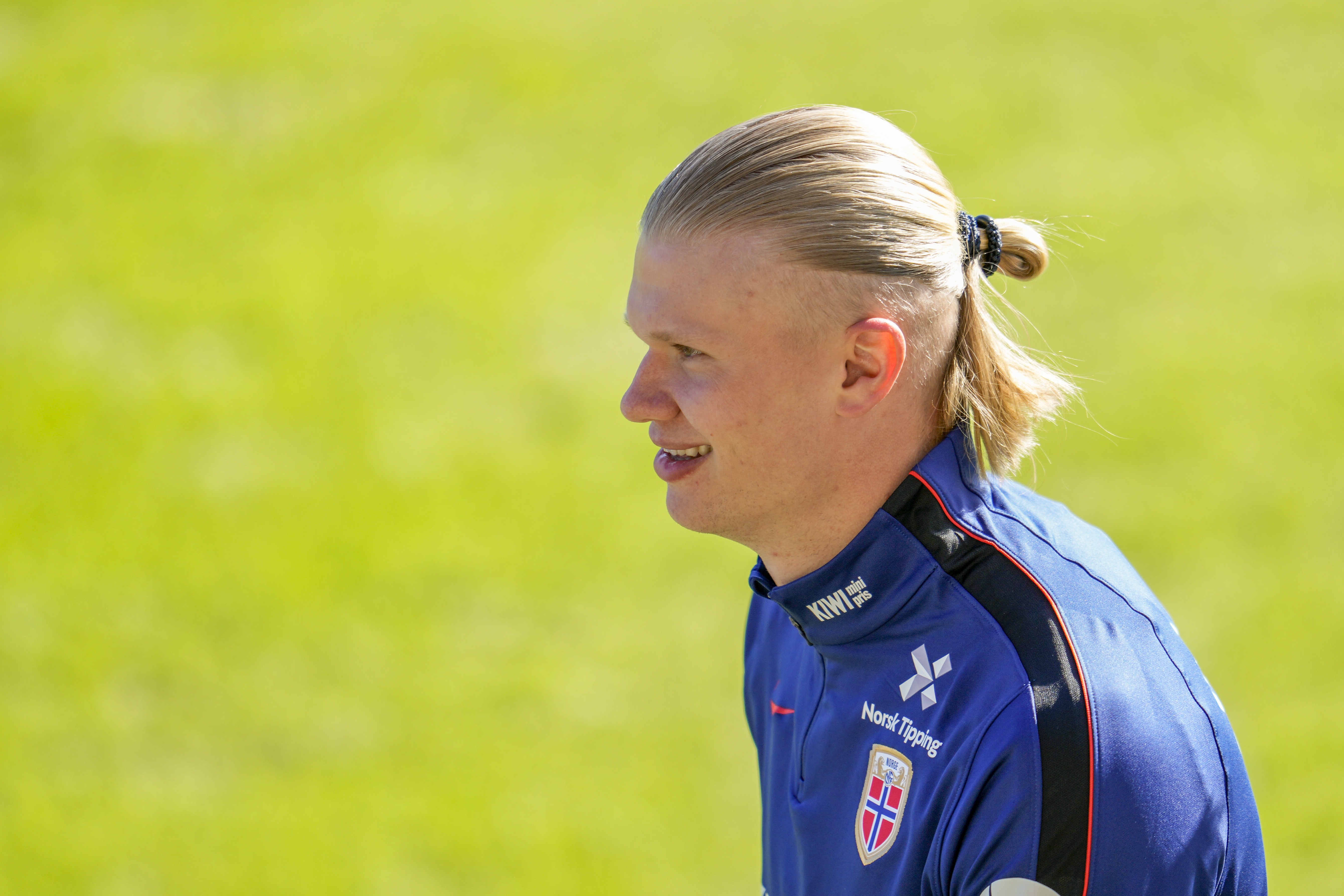 F1大奖赛2025-太阳报：哈兰德在国际比赛日期间飞巴塞罗那，拜访名医