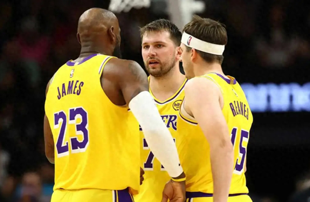 注册观看-10战9胜正式锁定季后赛！这支湖人究竟发生了哪些变化？|东契奇|詹姆斯|俄克拉荷马雷霆队|圣安东尼奥马刺队|克利夫兰骑士队_新浪体育_新浪新闻